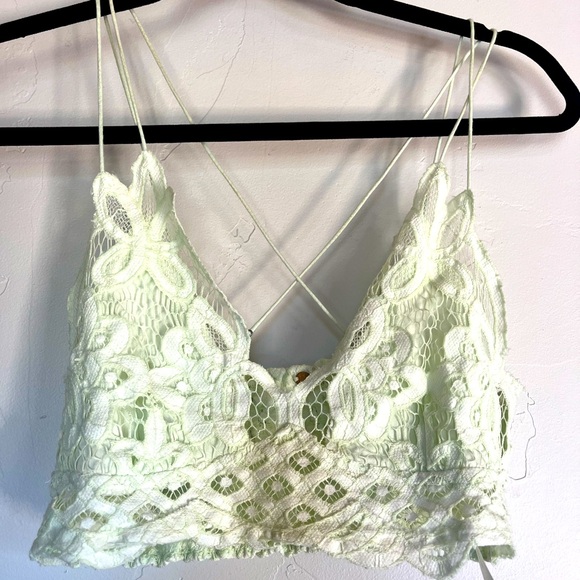 NWOT Free people intimately lacey bra top . Cross cross back. Size small. - Picture 1 of 3
